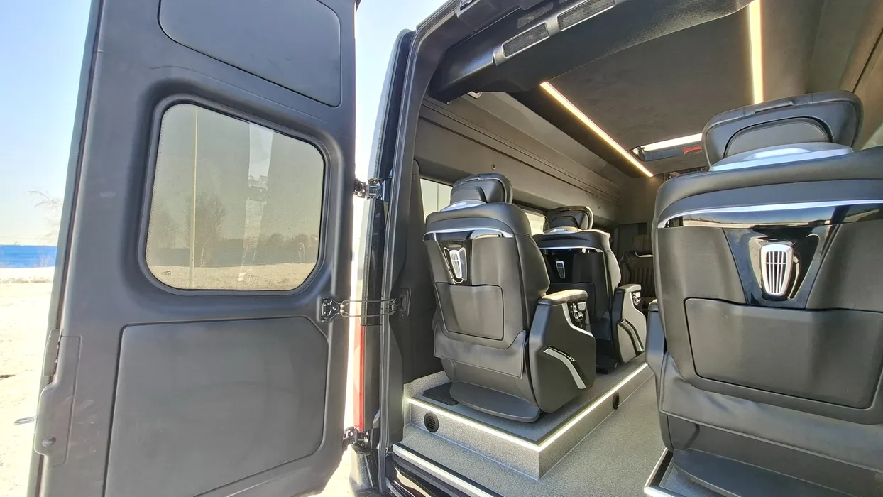 Автобус ВИП на базе ГАЗель Некст, А31R33, черный — изображение 10
