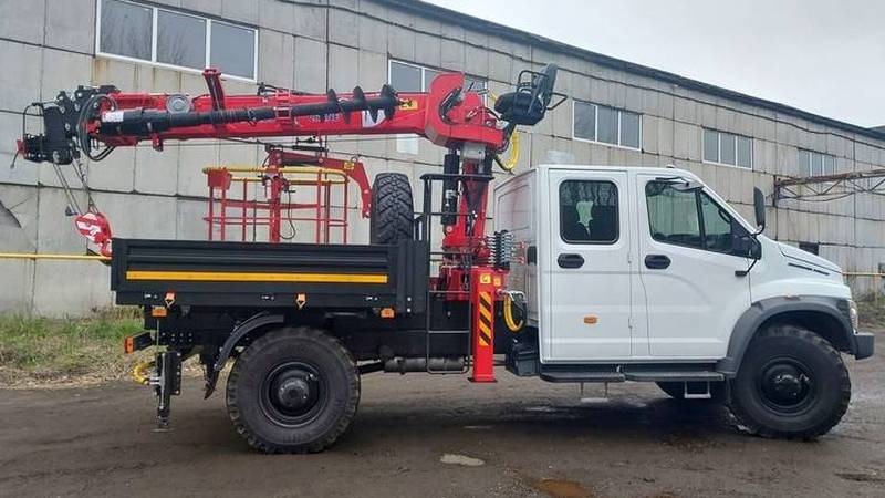 Установка КМУ Таурус на ГАЗ Садко Некст C42A43 полный привод