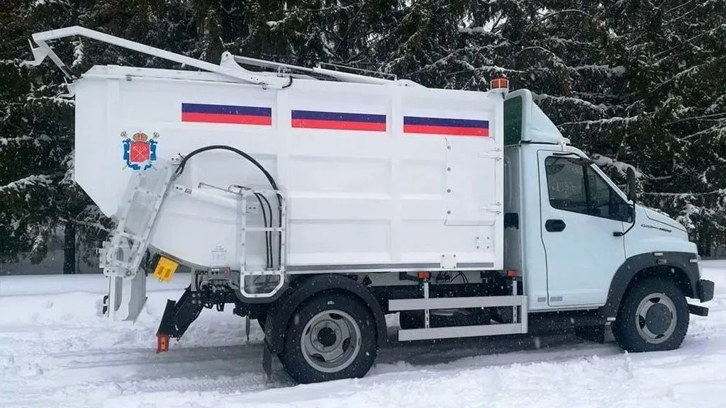 Мусоровоз ГАЗон NEXT C41R13 c задней загрузкой — изображение 2